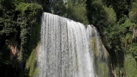 Impressive-cataract-waterwall-scenery