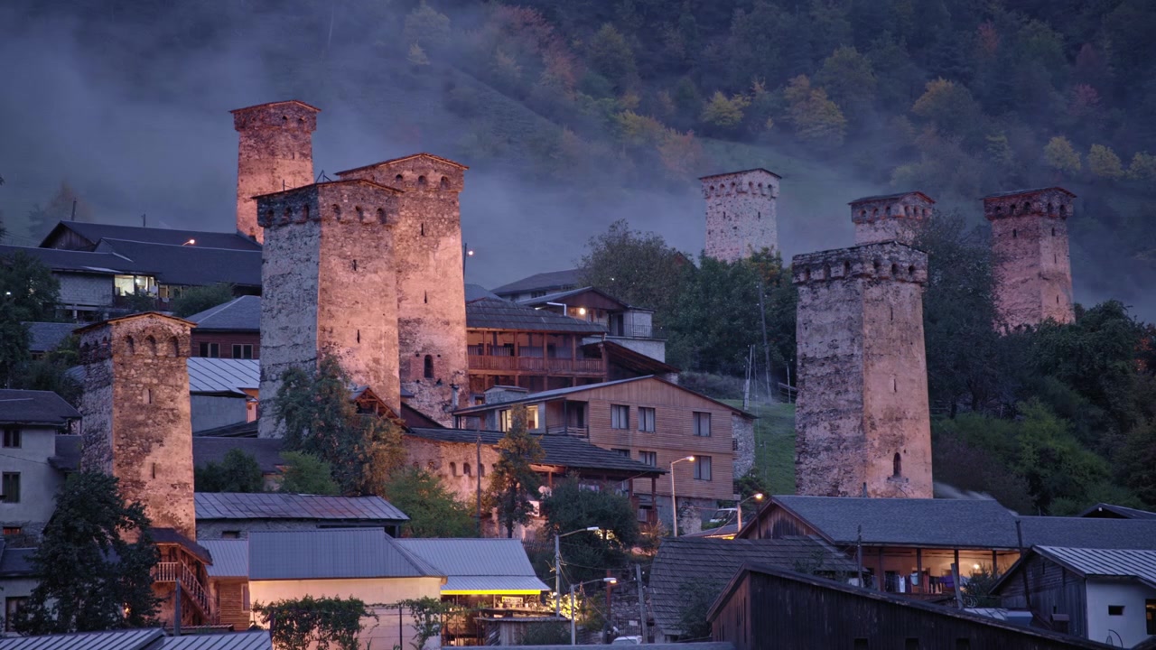 Timelapse dalla notte al giorno delle Torri Svan