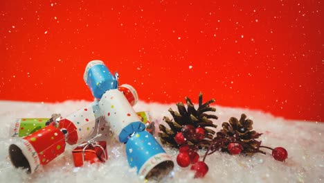 nieve cayendo con decoraciones de navidad