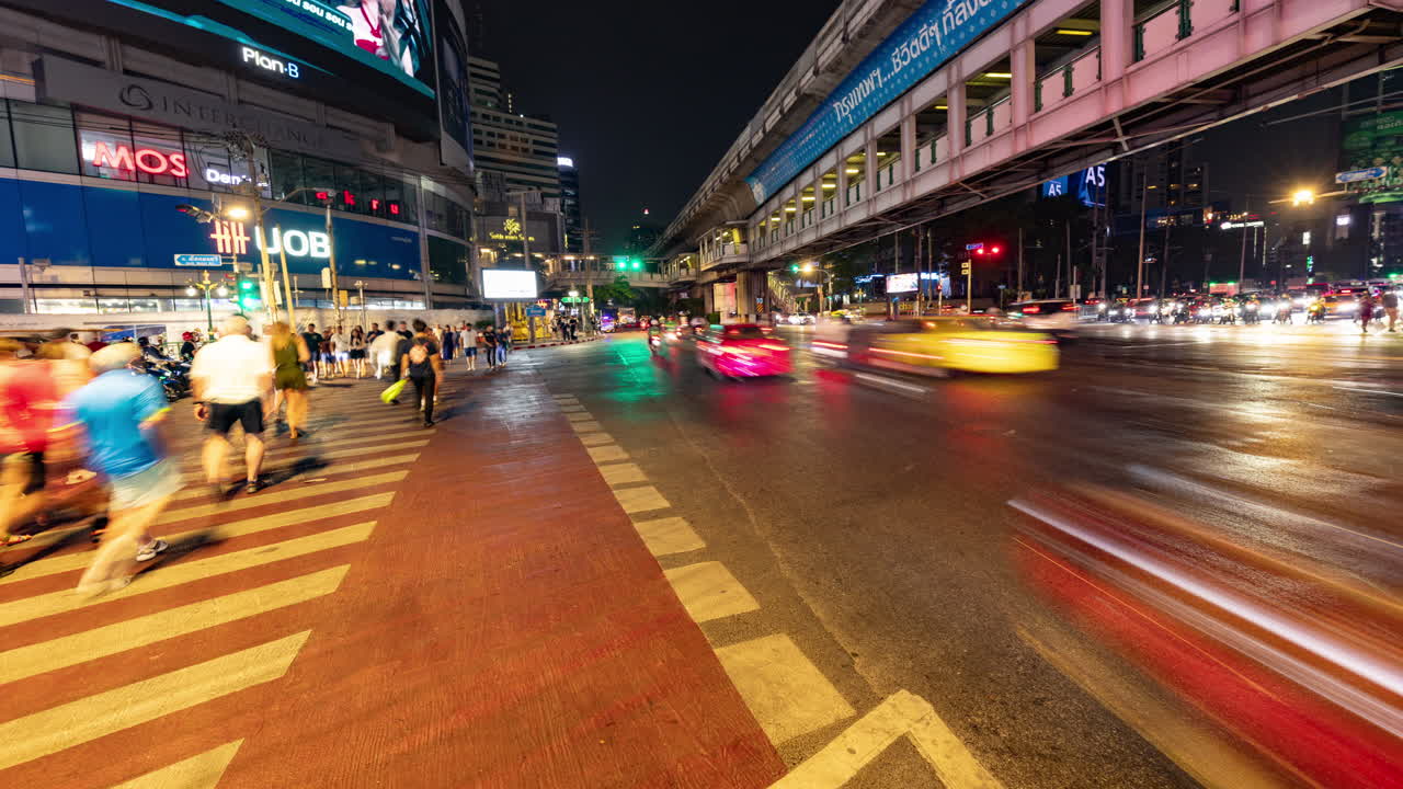 timelapse of rush hour traffic in central bangkok at night