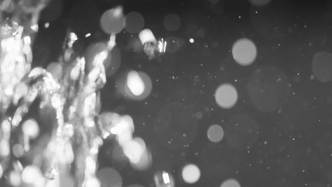 물 속의 기포와 입자