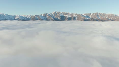 Tirar-Hacia-Atrás-Revelar-Por-Encima-De-Las-Nubes