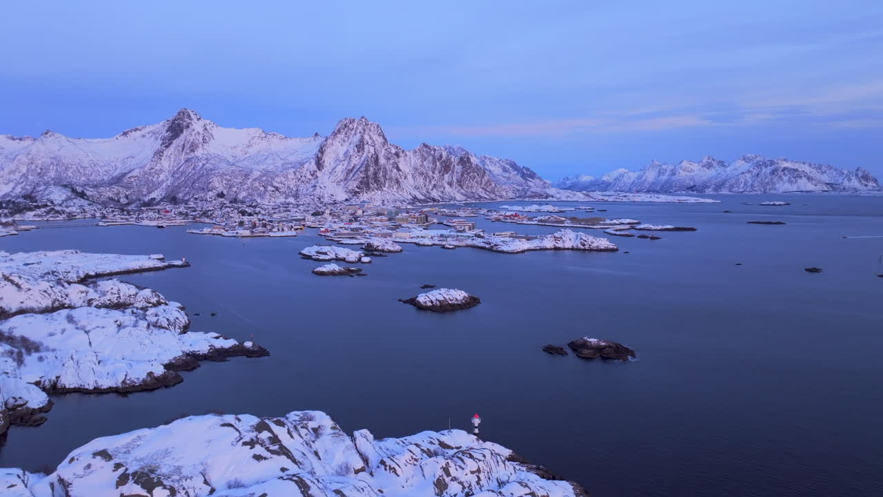 북극의 낙원, 노르웨이의 로포텐 섬과 눈으로 인 svalbard 만의 놀라운 공중 풍경
