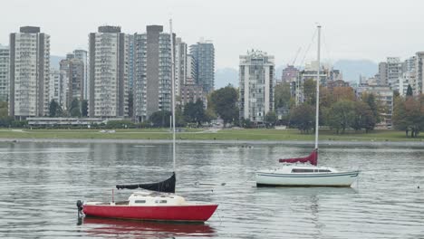 2-Sailboats-rocking-in-the-water