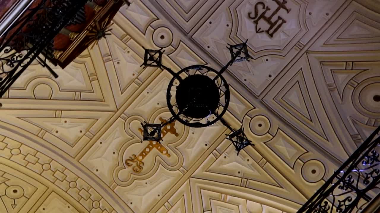 스페인 아란다 에 있는 산투아리오 버진 데 라스 비나스 교회 의 내부 천장 전망