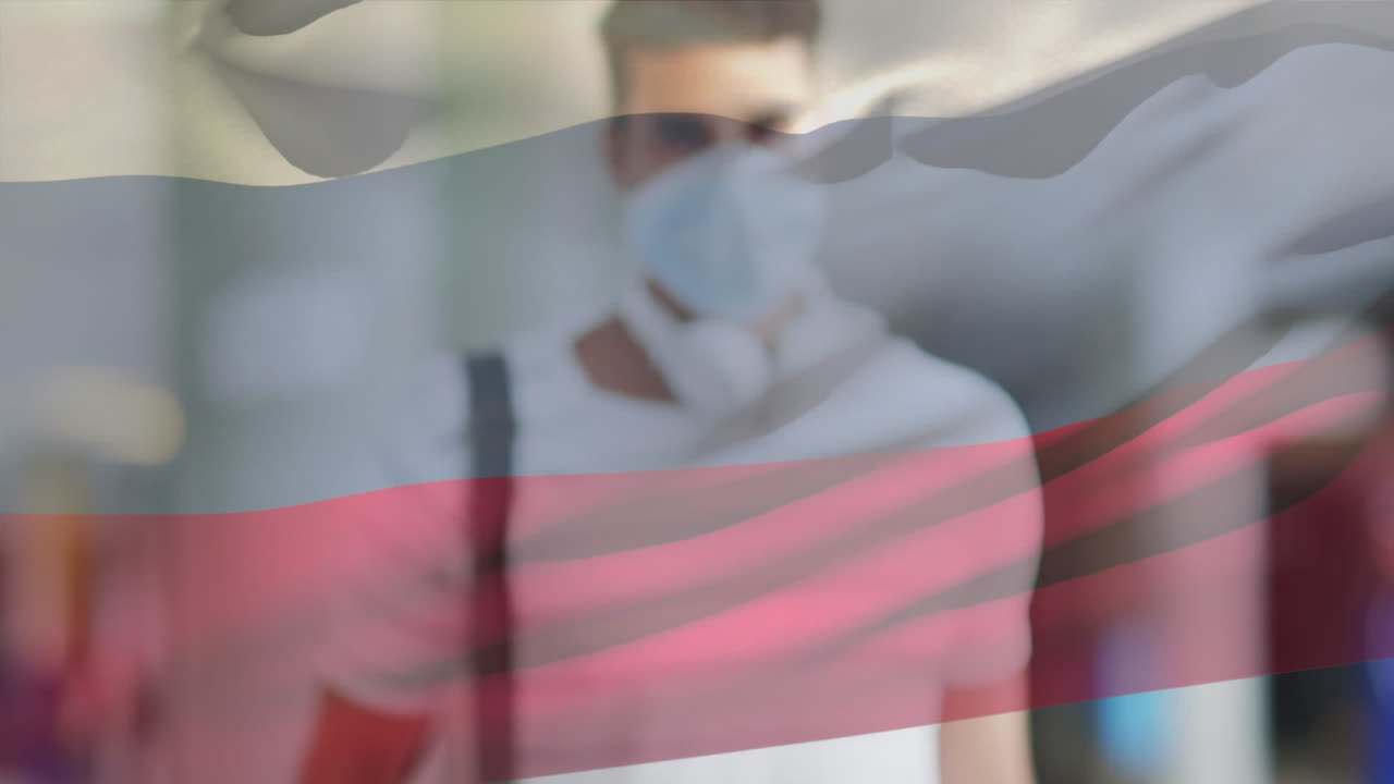 도시 거리에서 얼굴 마스크를 쓴 라틴인 남자가 러시아 국기를 흔들고 있는 애니메이션