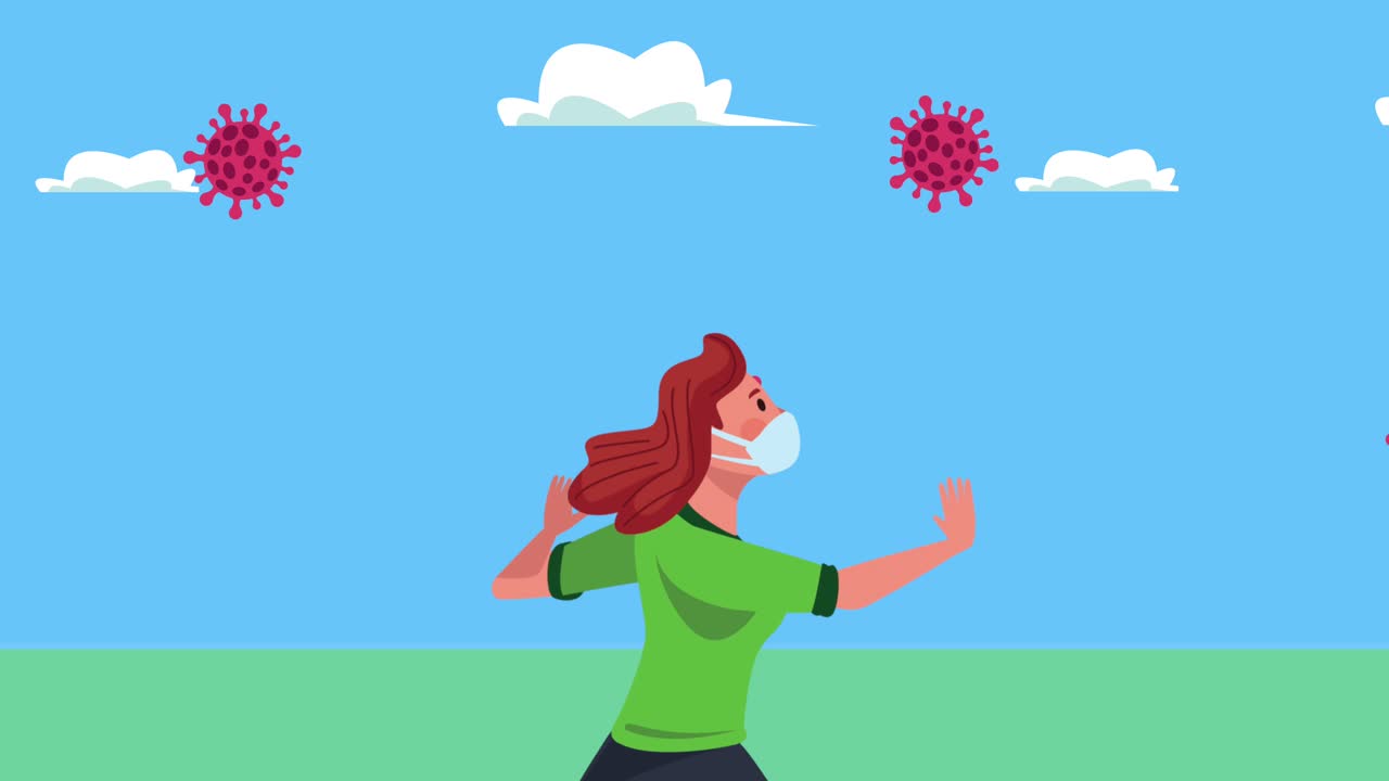 의료 마스크를 착용 한 젊은 여성이 캠프 애니메이션에서 달리고 있습니다.