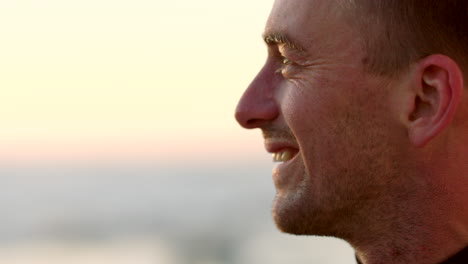 Closeup-profile-of-a-male-face-enjoying-the-sunset