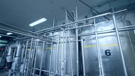 large mechanism for dairy products. very sophisticated mechanism for preparing dairy products
