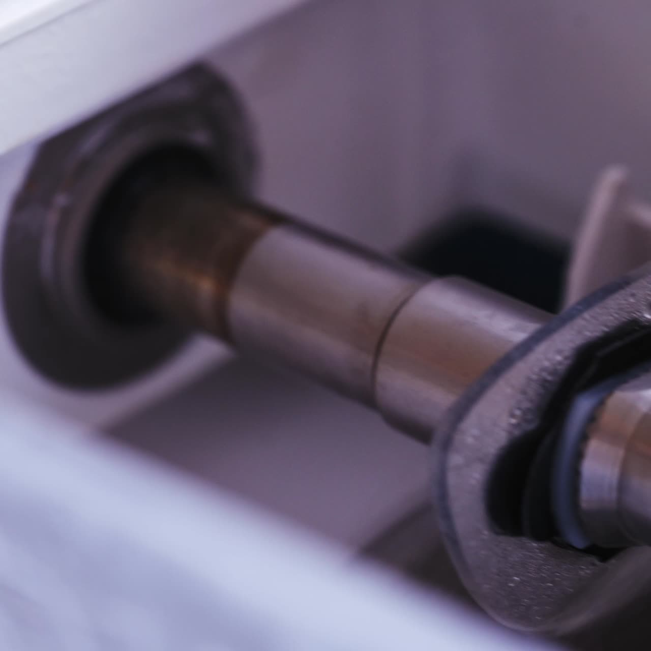 Industrial production of eyeglasses