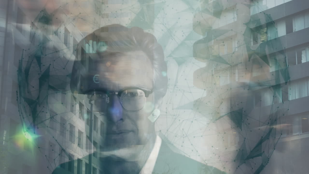 retrato de un hombre sobre el globo girando contra personas caminando