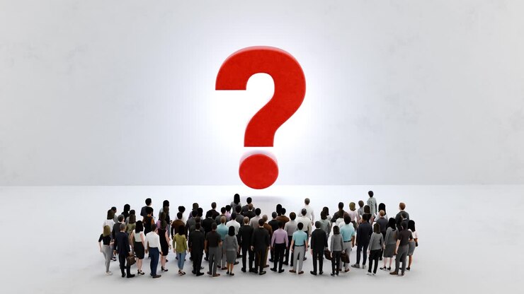 Folla di persone di fronte a un grande punto interrogativo rosso