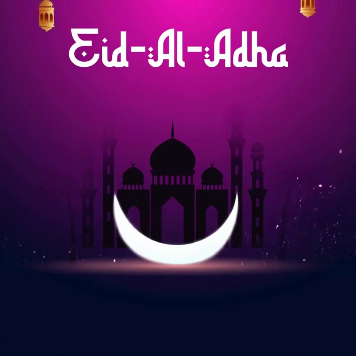 Animazione banner di auguri per Eid Al Adha con silhouette di mucca, capre, luna crescente e moschea