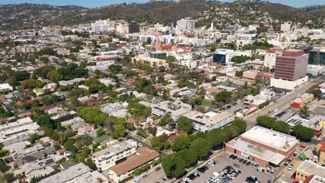 toma aérea descendente del centro de hollywood. 4k