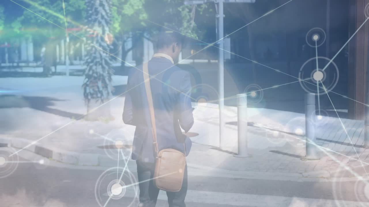 아프리카계 미국인이  ⁇ 고 있는 구름이 있는 연결 네트워크와 하늘의 애니메이션