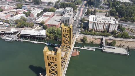 Vista-Aérea-Del-Puente-De-La-Torre-Sacramento