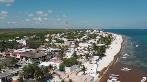 Drohnenflug-über-Toerist-Beach-Playa-Del-Carmen,-Moralis,-Mexiko