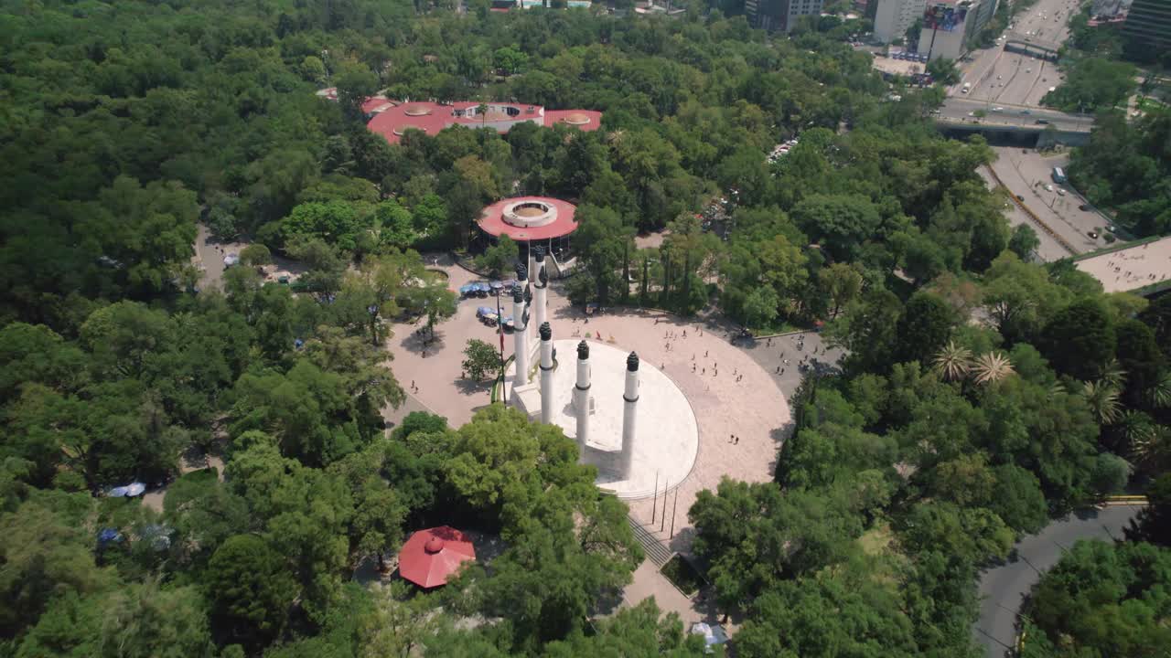 Aerial: Chapultepec Park with Monumento a los Ni&ntilde;os H&eacute;roes, Mexico City