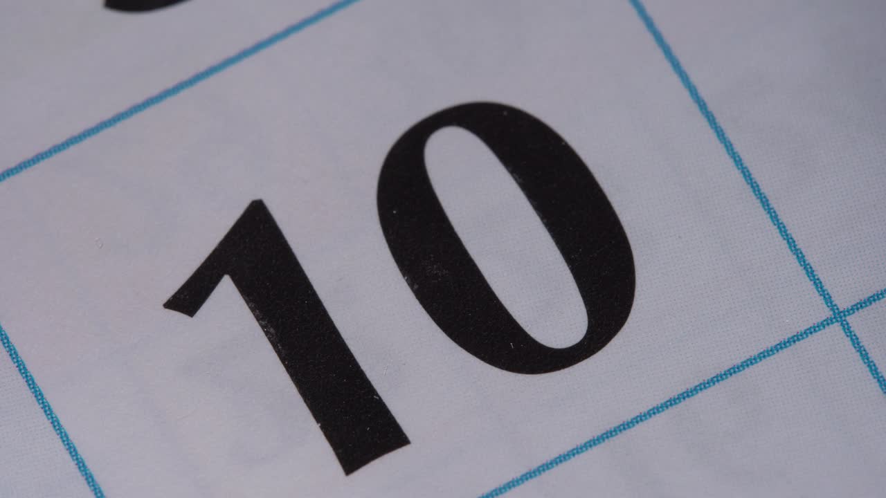 marcar la fecha en el calendario con un marcador rojo