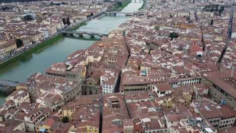 Florence,-Calm-city-drone-footage