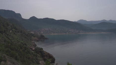 Vistas-Nubladas-A-La-Montaña-En-Jijel-Desde-Argelia.