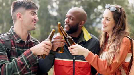 amigos, saludos y un grupo de personas con cerveza