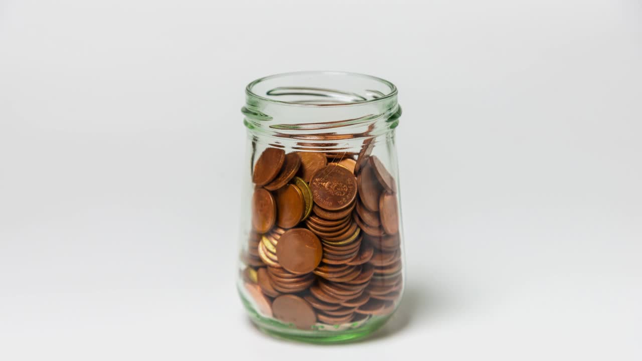 ahorrar dinero y tener una cuenta bancaria para el concepto de finanzas