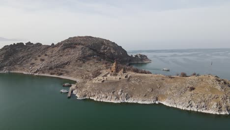 vista desde un avión no tripulado de la isla de akdamar