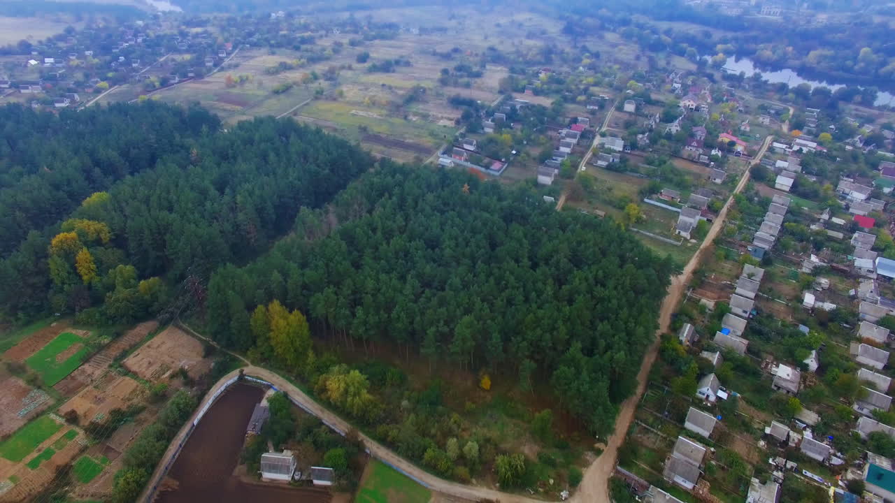 vista aérea de una aldea rural