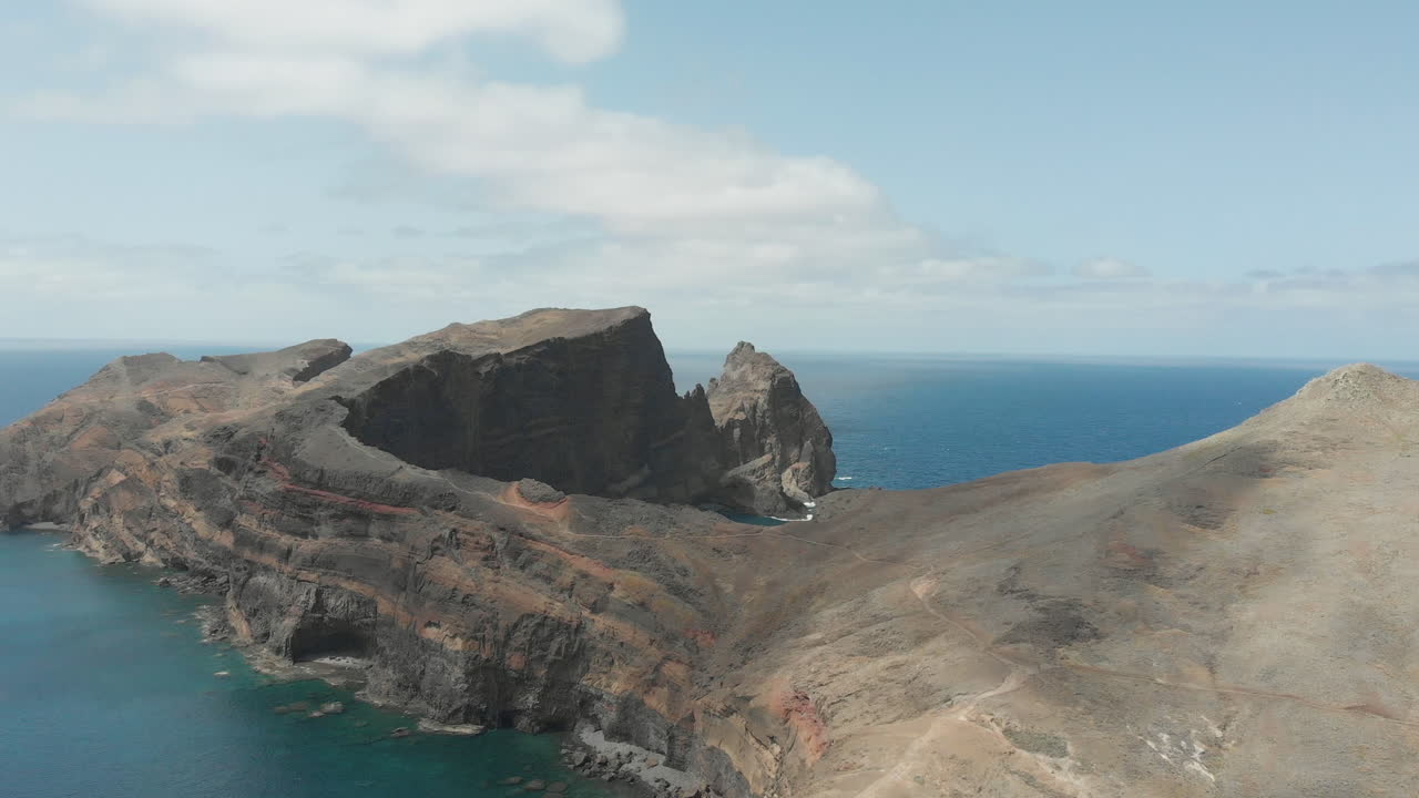 el cabo pedregoso del desierto de san lorenzo en el extremo oriental de la isla portuguesa de madeira en el océano atlántico