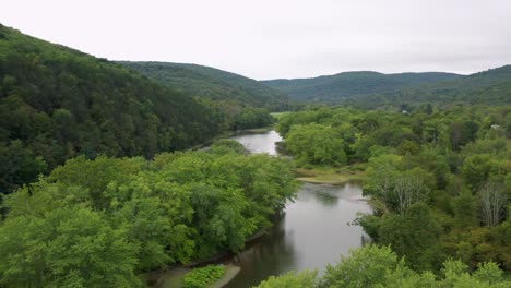 Great-Drone-aerial-reveal-through-the-trees-of-the-Susquehanna-river-in-Pennsylvania