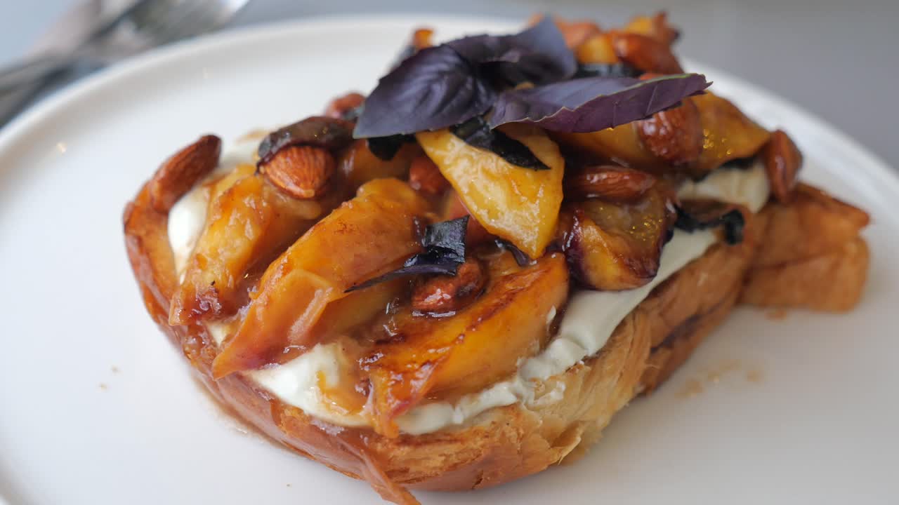 Toast with Peaches and Almonds