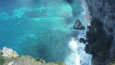 imágenes aéreas de drones en 4k: majestic diamond beach, nusa penida, bali