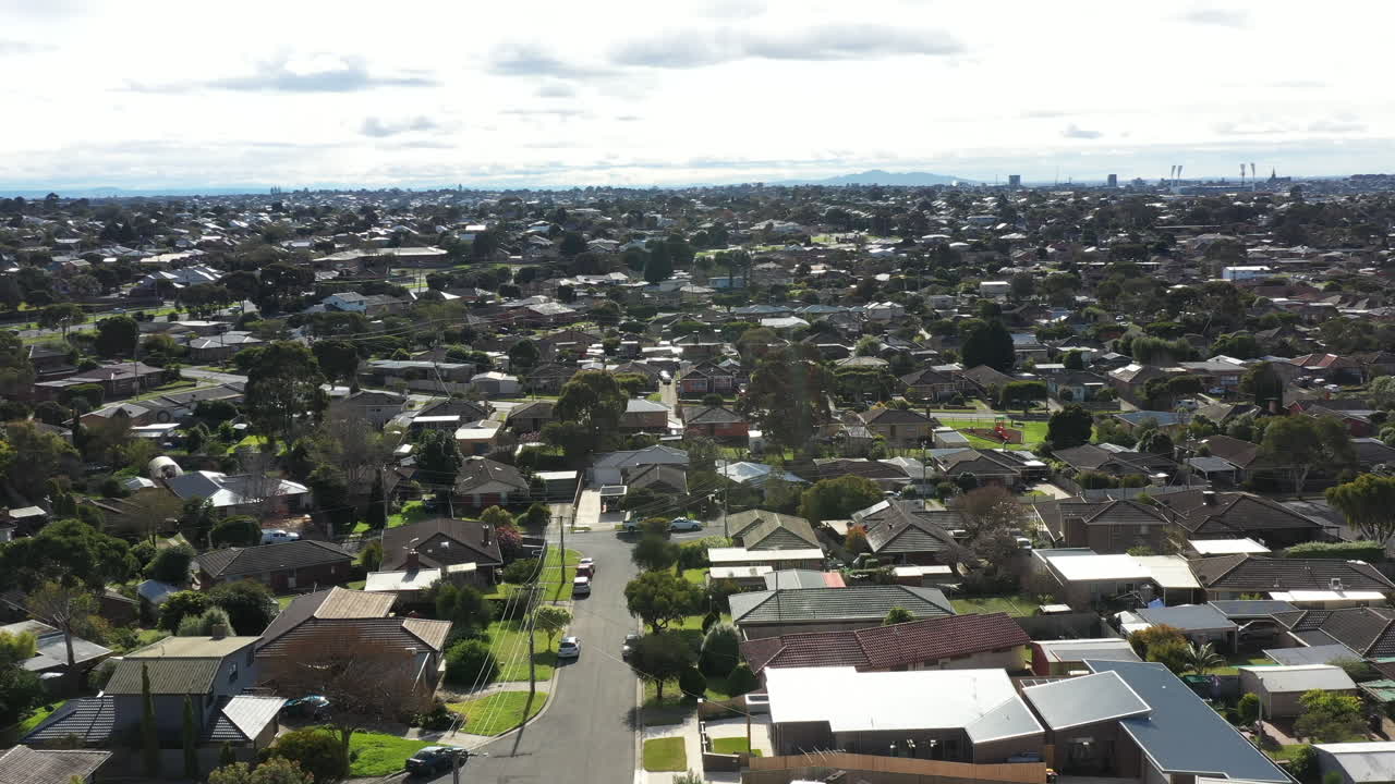 antena sobre el suburbio de belmont geelong con la cordillera yang