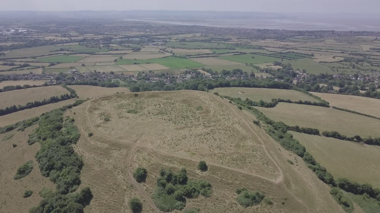 murallas antiguas en brent knoll en somerset