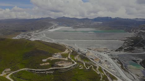 mina a cielo abierto ubicada en alto peru