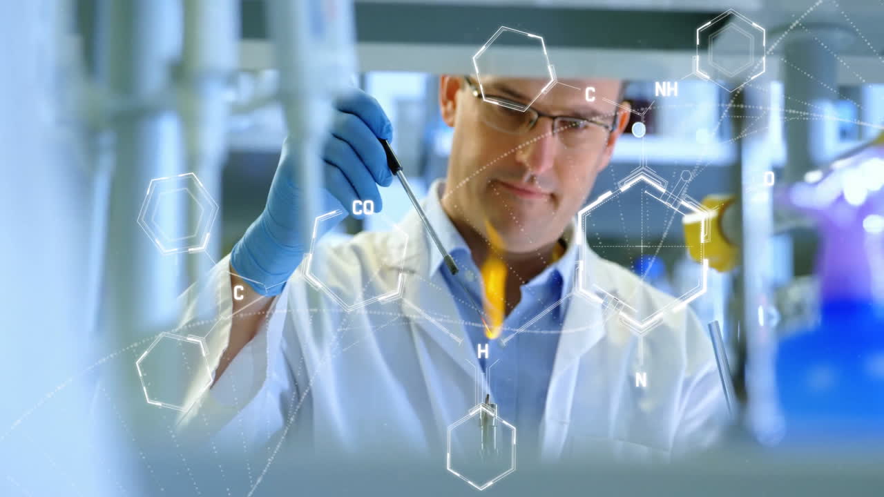 animación del procesamiento de datos científicos sobre un científico caucásico en el laboratorio.