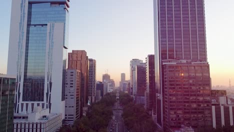 Drone-shot-sunrise-in-Reforma-Avenue