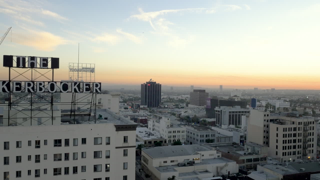 The Knickerbocker Hotel e panorama urbano di Hollywood al tramonto