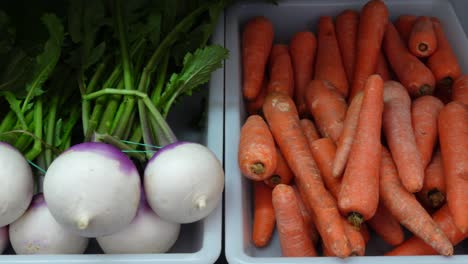 Fondo-Con-Productos-En-El-Mercado-De-Verduras.