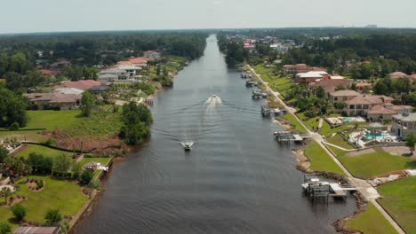 Grand-Strand-Canal-Intercostero-A-Través-De-Myrtle-Beach-Sc,-Estados-Unidos