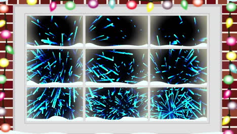 decoraciones de luz de hadas coloridas sobre el marco de la ventana contra fuegos artificiales que explotan sobre un fondo negro