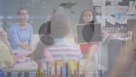 animación del procesamiento de datos sobre diversas maestras y escolares que presentan a la clase