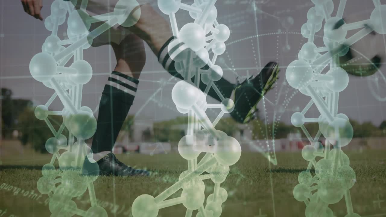 Sovrapposizione di DNA dinamico che mostra tecnologia, con un calciatore che si avvicina al pallone, aggiusta la posizione e calcia.