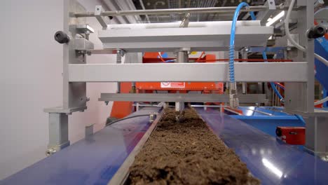 sistema automatizado de siembra de semillas: mejora de la agricultura industrial a través de una siembra eficiente