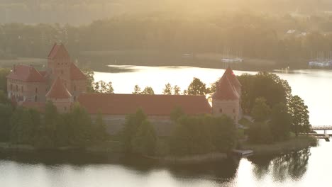 El-Castillo-De-La-Isla-De-Trakai-Es-Un-Castillo-De-La-Isla-Ubicado-En-Trakai,-Lituania