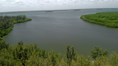 Aerial-shot-of-the-Indian-River-Lagoon,-the-most-biodiverse-estuary-in-the-world