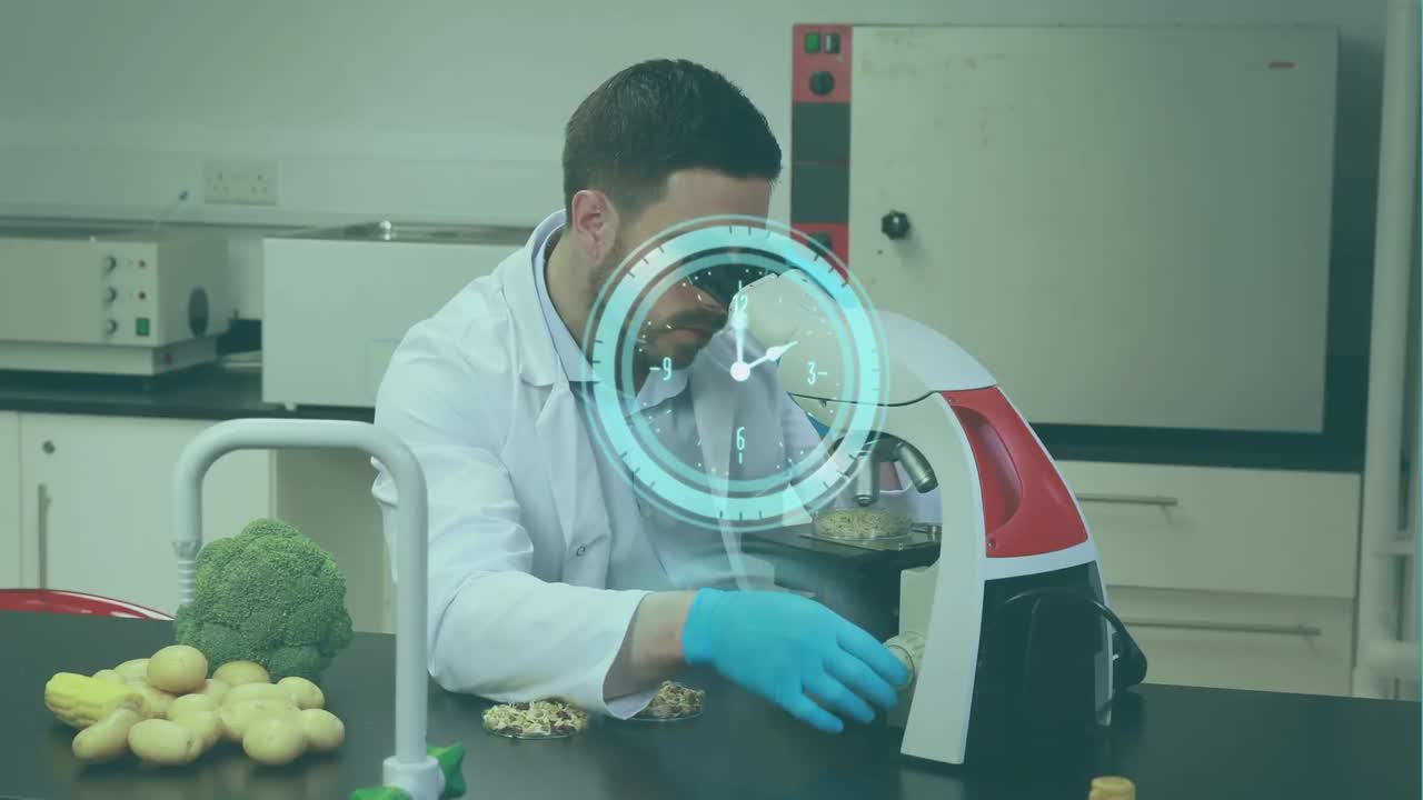 animación de reloj en movimiento sobre científico caucásico