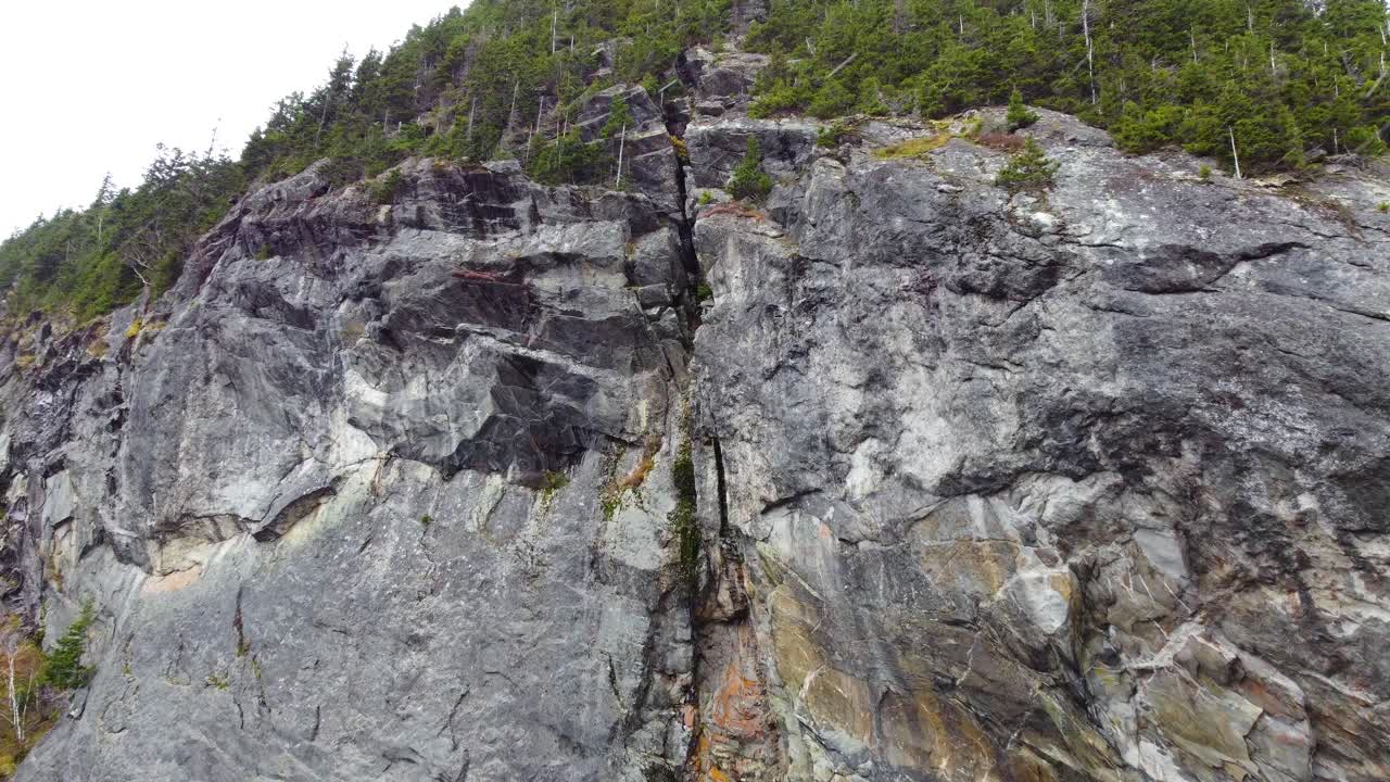 워싱턴 산, 뉴햄프셔, 미국 위의 화나무와 함께 공중