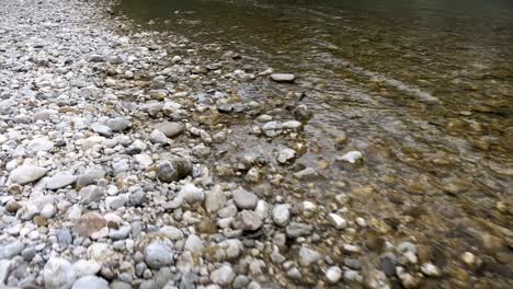 Sava-Bohinjska-O-Río-Bohinj-En-Eslovenia-Que-Va-Desde-El-Lago-Bohinj-Hasta-El-área-Del-Lago-Bled